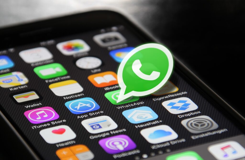 signal vs whatsapp signal vs whatsapp